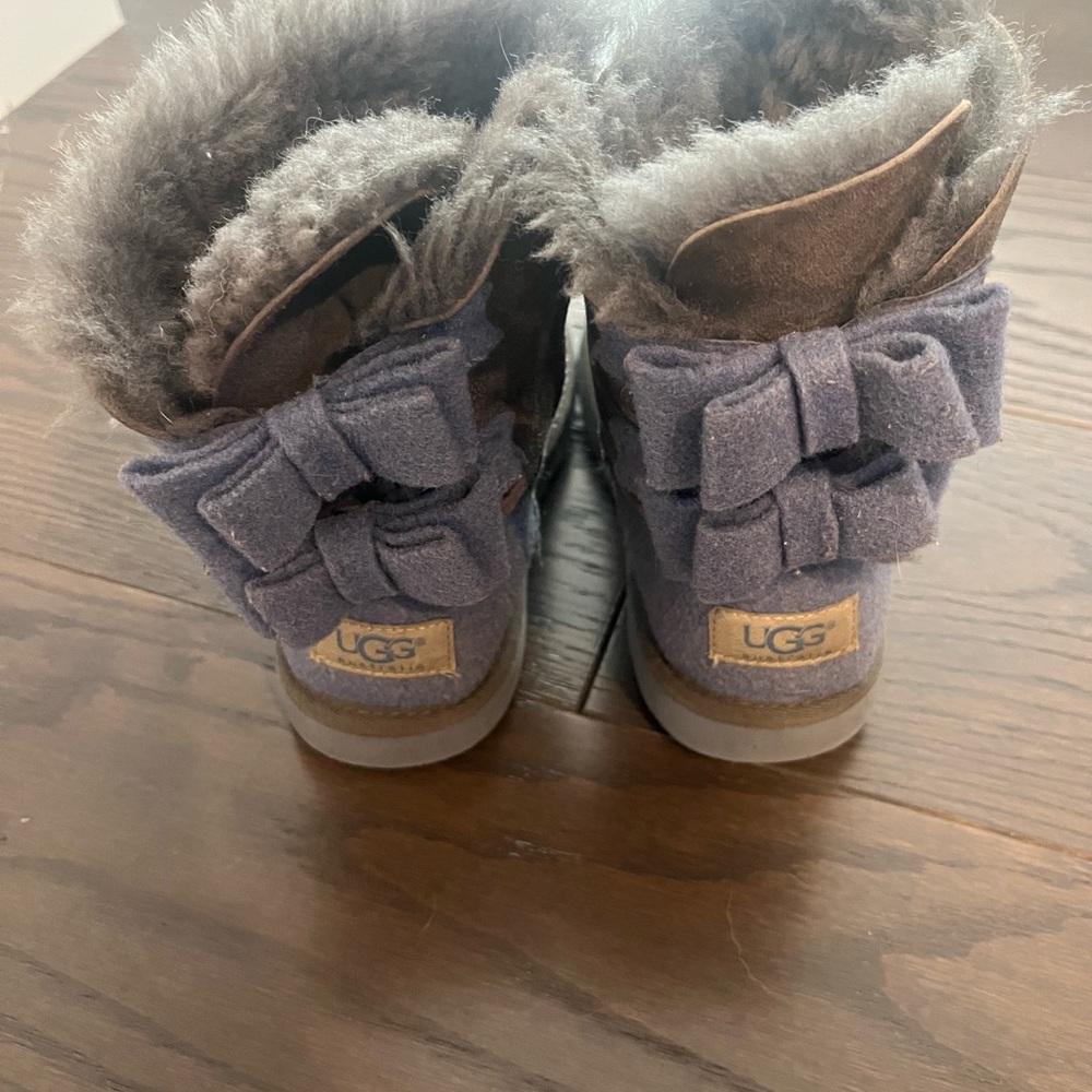 Girls Uggs size 13